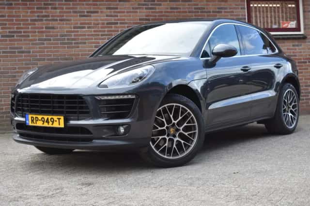 Porsche Macan (2018) thumbnail 1