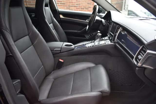 Porsche Panamera (2012) thumbnail 4