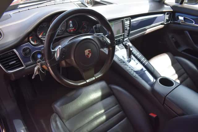 Porsche Panamera (2011) thumbnail 2
