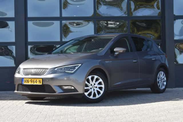 SEAT Leon (2015) thumbnail 1