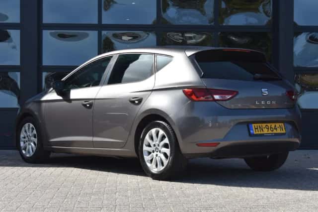 SEAT Leon (2015) thumbnail 6