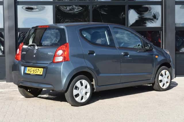 Suzuki Alto (2010) thumbnail 3