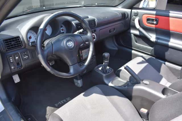 Toyota MR 2 (2000) thumbnail 5