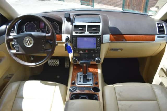 Volkswagen Touareg (2004) thumbnail 2
