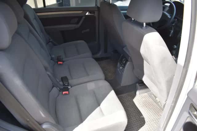 Volkswagen Touran (2008) thumbnail 5