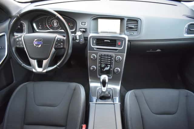 Volvo V60 (2014) thumbnail 2