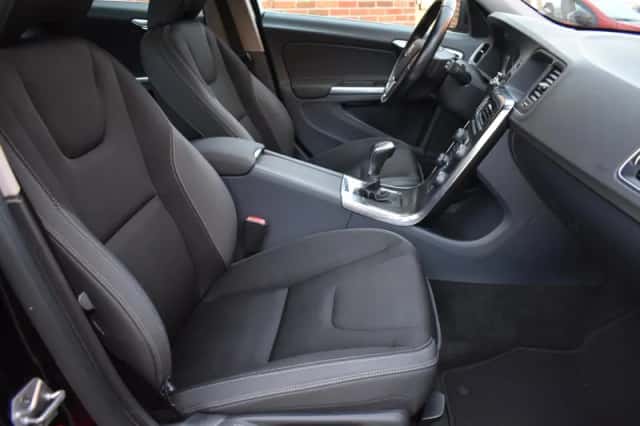 Volvo V60 (2014) thumbnail 4