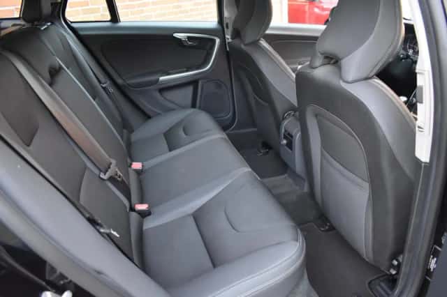 Volvo V60 (2014) thumbnail 5
