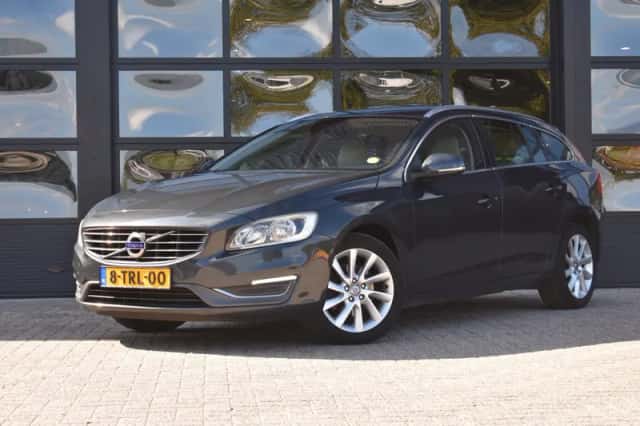 Volvo V60 (2014) thumbnail 1