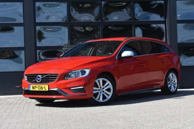 Volvo V60 (2017) thumbnail 1