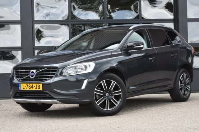 Volvo XC60 (2017) thumbnail 1