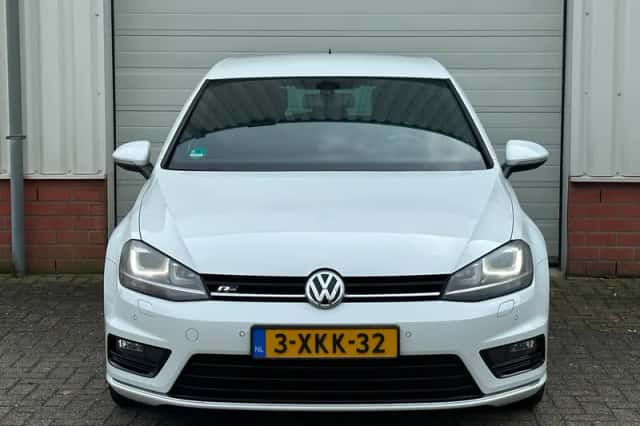 Volkswagen Golf (2014) thumbnail 2