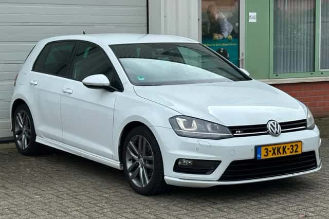 Volkswagen Golf (2014) thumbnail 3