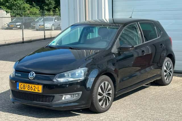 Volkswagen Polo (2015) thumbnail 1