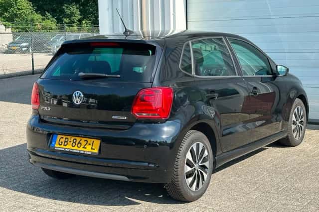Volkswagen Polo (2015) thumbnail 5