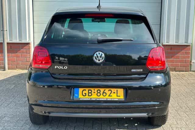 Volkswagen Polo (2015) thumbnail 6