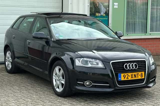 Audi A3 (2012) thumbnail 3