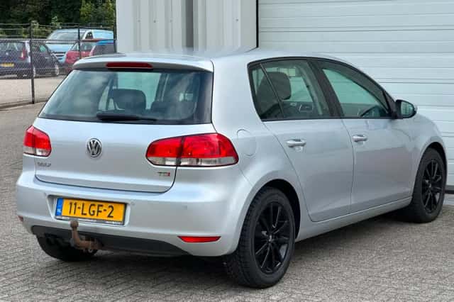 Volkswagen Golf (2010) thumbnail 5