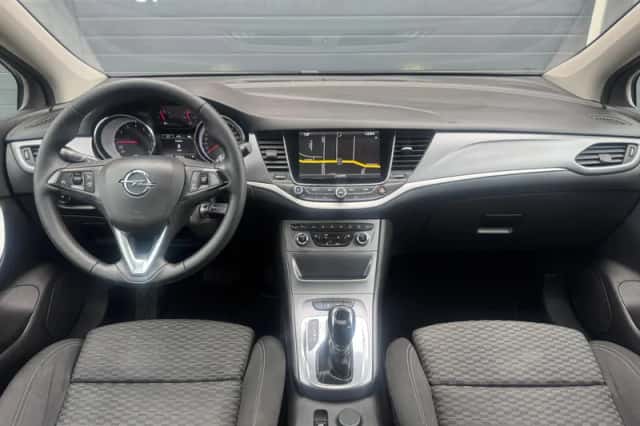 Opel Astra (2018) thumbnail 3