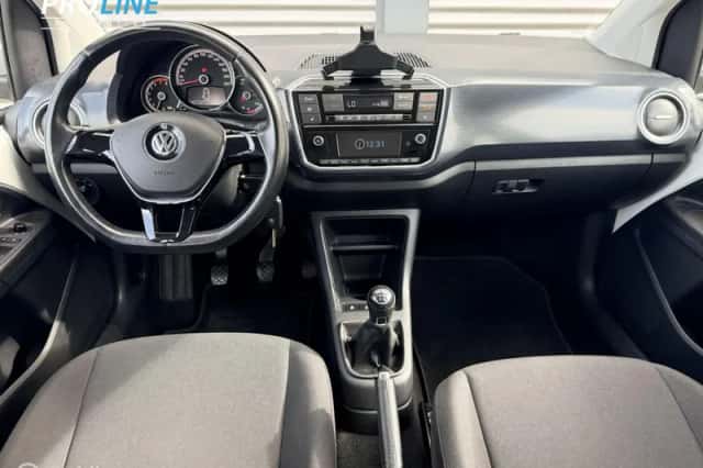 Volkswagen Up! (2017) thumbnail 6