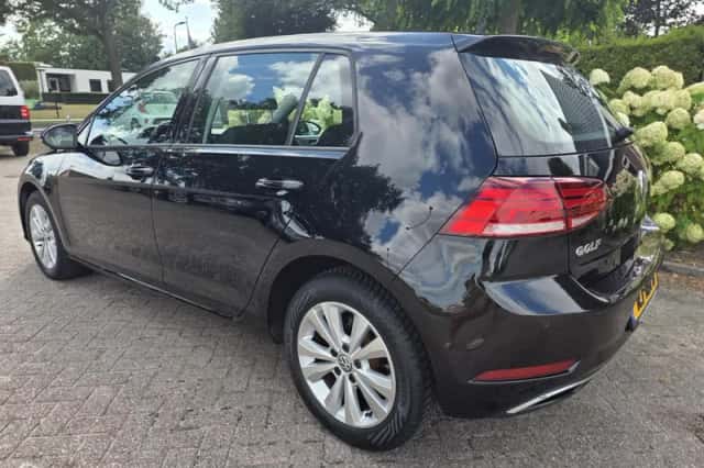 Volkswagen Golf (2017) thumbnail 3
