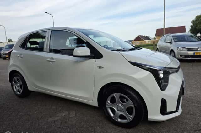 Kia Picanto (2024) thumbnail 6