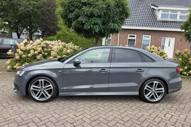 Audi A3 (2019) thumbnail 2