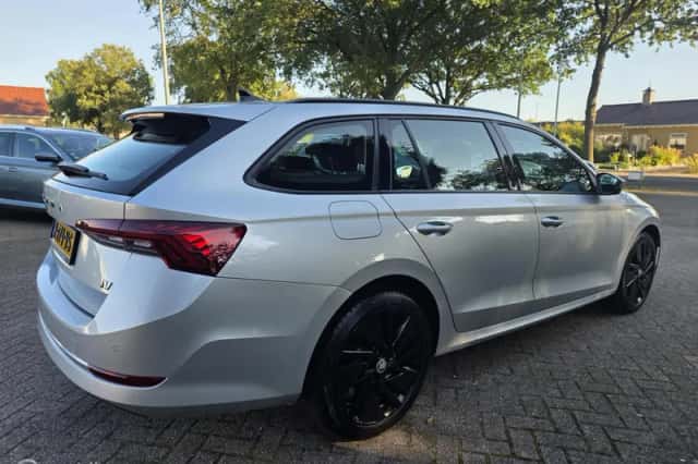 Škoda Octavia (2022) thumbnail 5