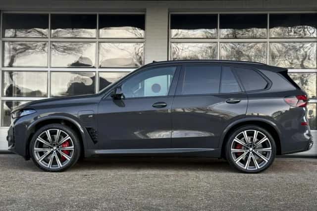 BMW X5 (2023) thumbnail 3