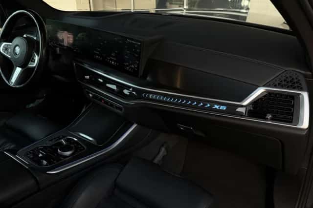 BMW X5 (2023) thumbnail 6