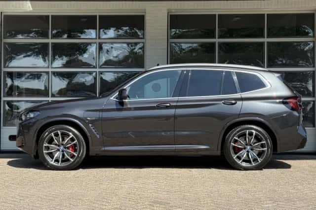 BMW X3 (2022) thumbnail 2
