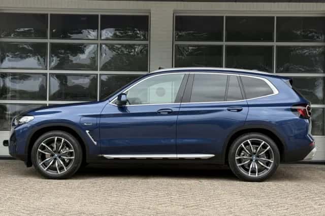 BMW X3 (2022) thumbnail 3