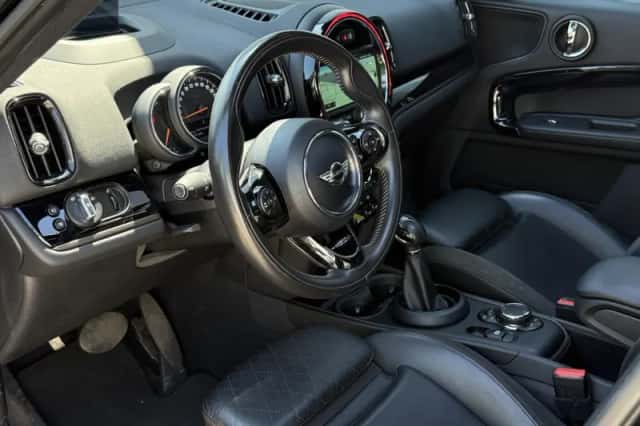 MINI Countryman (2017) thumbnail 3