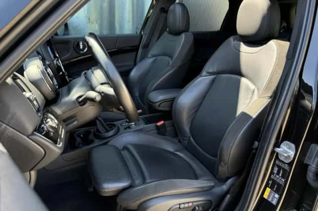 MINI Countryman (2017) thumbnail 4