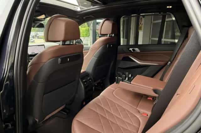 BMW X5 (2023) thumbnail 5