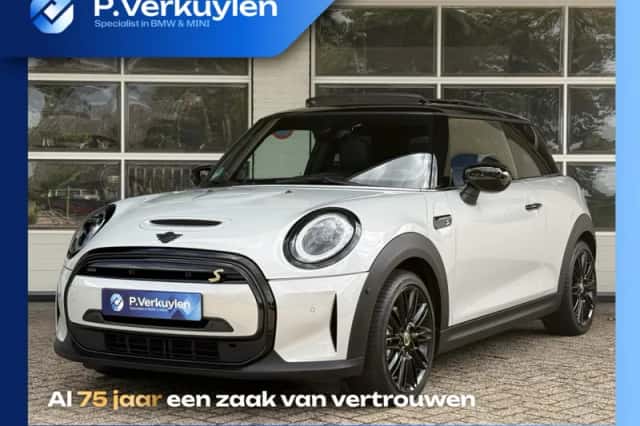 MINI Cooper (2022) thumbnail 1