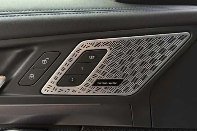 BMW X1 (2023) thumbnail 4