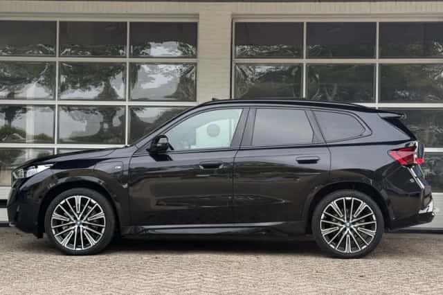 BMW X1 (2023) thumbnail 2