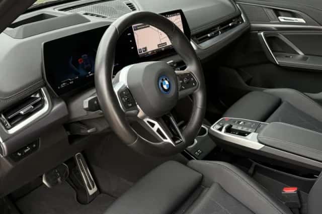 BMW X1 (2023) thumbnail 3