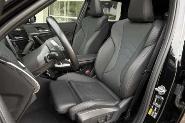 BMW X1 (2023) thumbnail 4