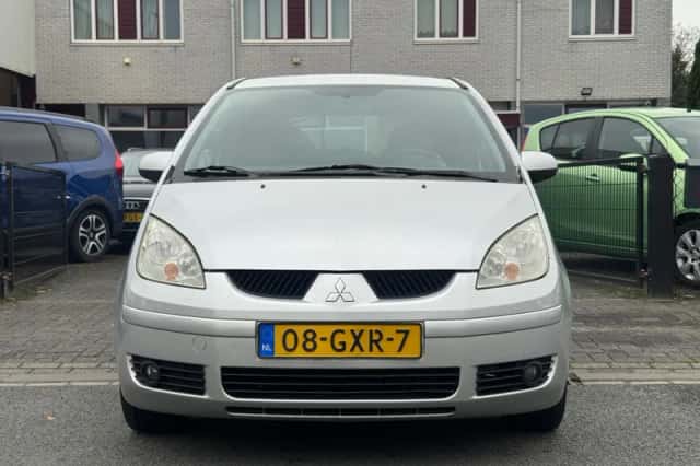 Mitsubishi Colt (2008) thumbnail 2