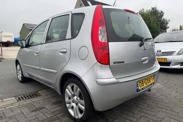 Mitsubishi Colt (2008) thumbnail 4