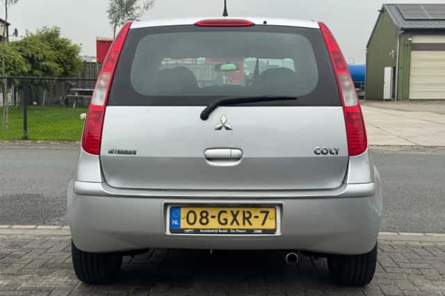 Mitsubishi Colt (2008) thumbnail 5