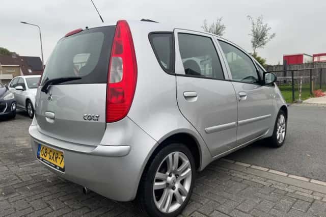 Mitsubishi Colt (2008) thumbnail 6