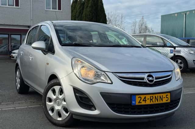 Opel Corsa (2011) thumbnail 1