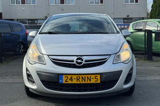 Opel Corsa (2011) thumbnail 2