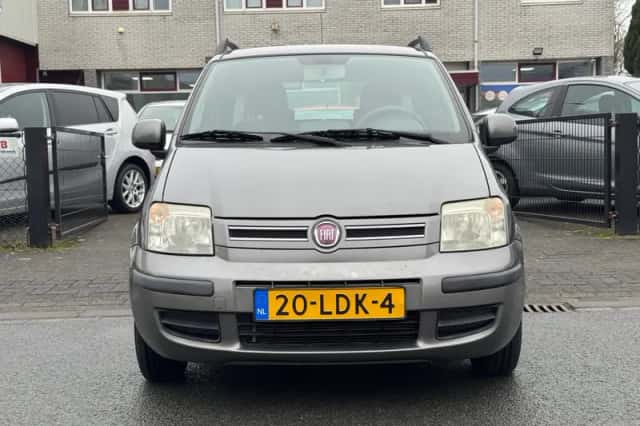 Fiat Panda (2010) thumbnail 2