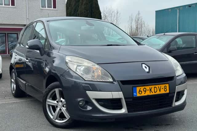 Renault Scénic (2009) thumbnail 1