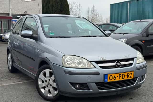 Opel Corsa (2004) thumbnail 1