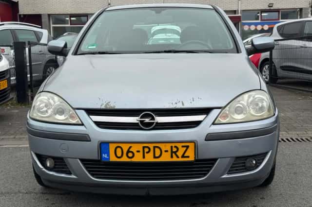 Opel Corsa (2004) thumbnail 2